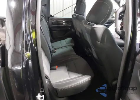 2021 Ram 1500 Big Horn 4X2 6'4 Box z USA, uszkodzony, nr VIN 1C6RREBT2MN807265